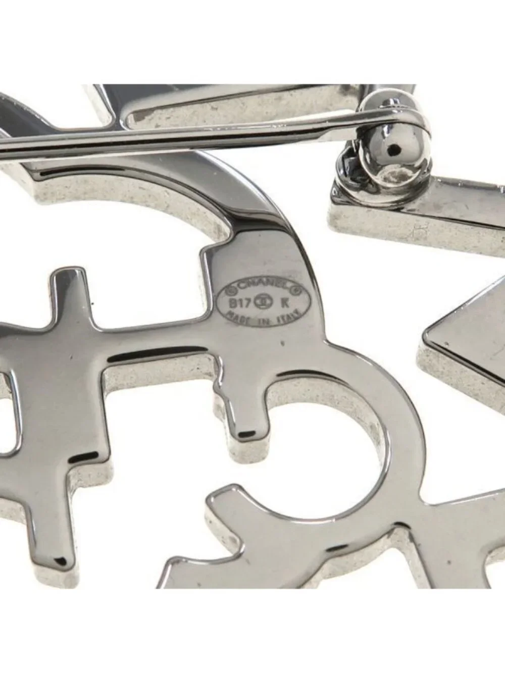 Chanel 17K Brooch Silver